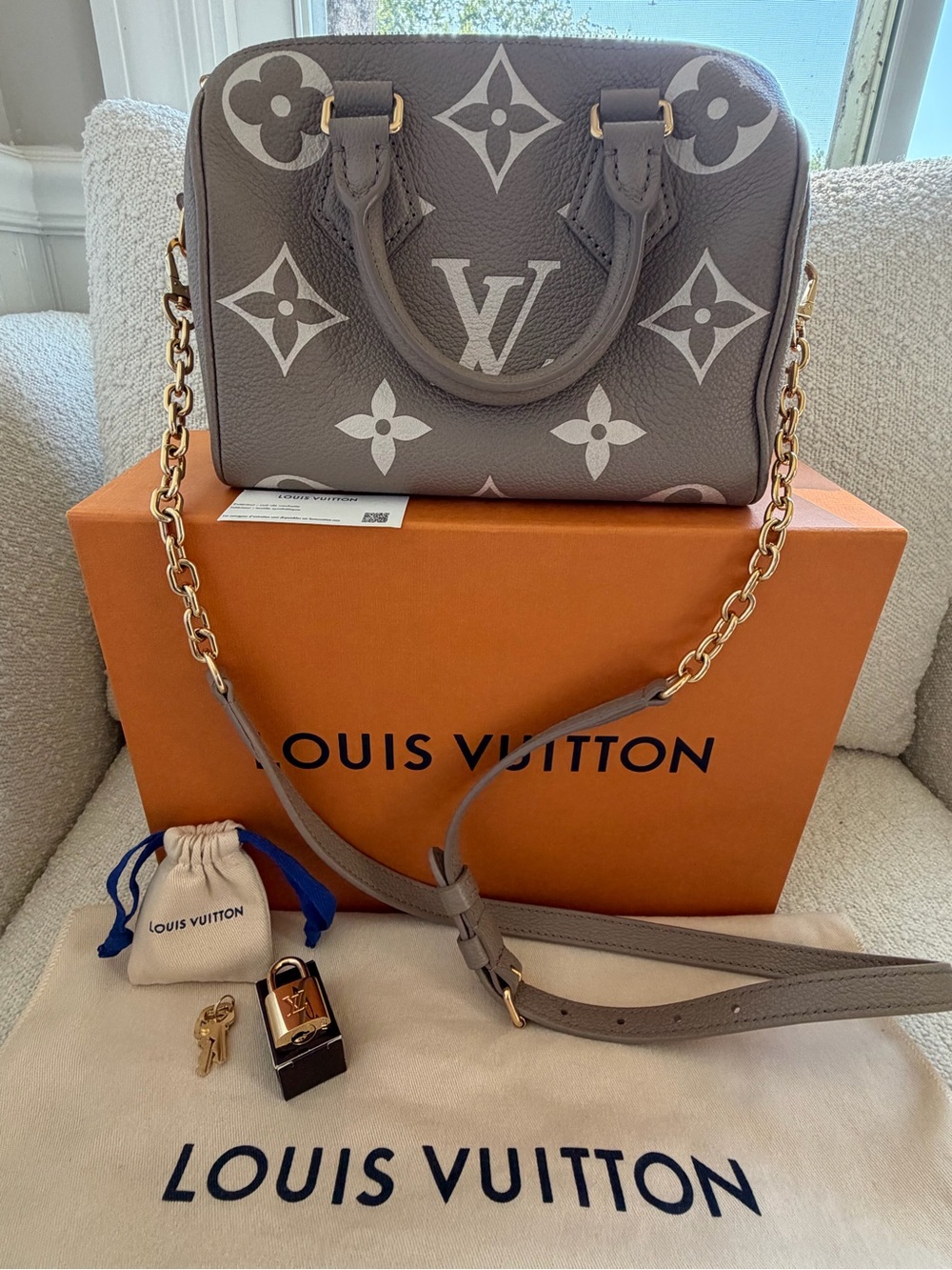 SOLD🎉Louis Vuitton Speedy Bandoulière 20 Bicolor Monogram Empreinte Handbag - Picture 3 of 13